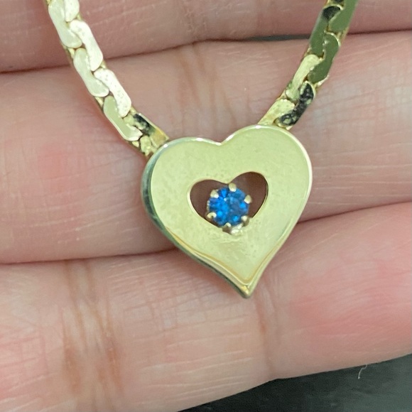 Unsigned Vintage Gold-tone Snake Chain Heart Pendant with Blue Stone Necklace - Picture 6 of 11